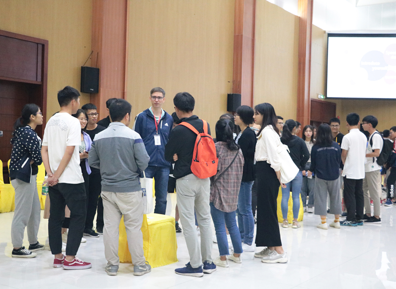 英语沙龙1_副本